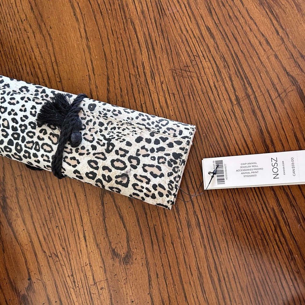 Chicos jewelry roll